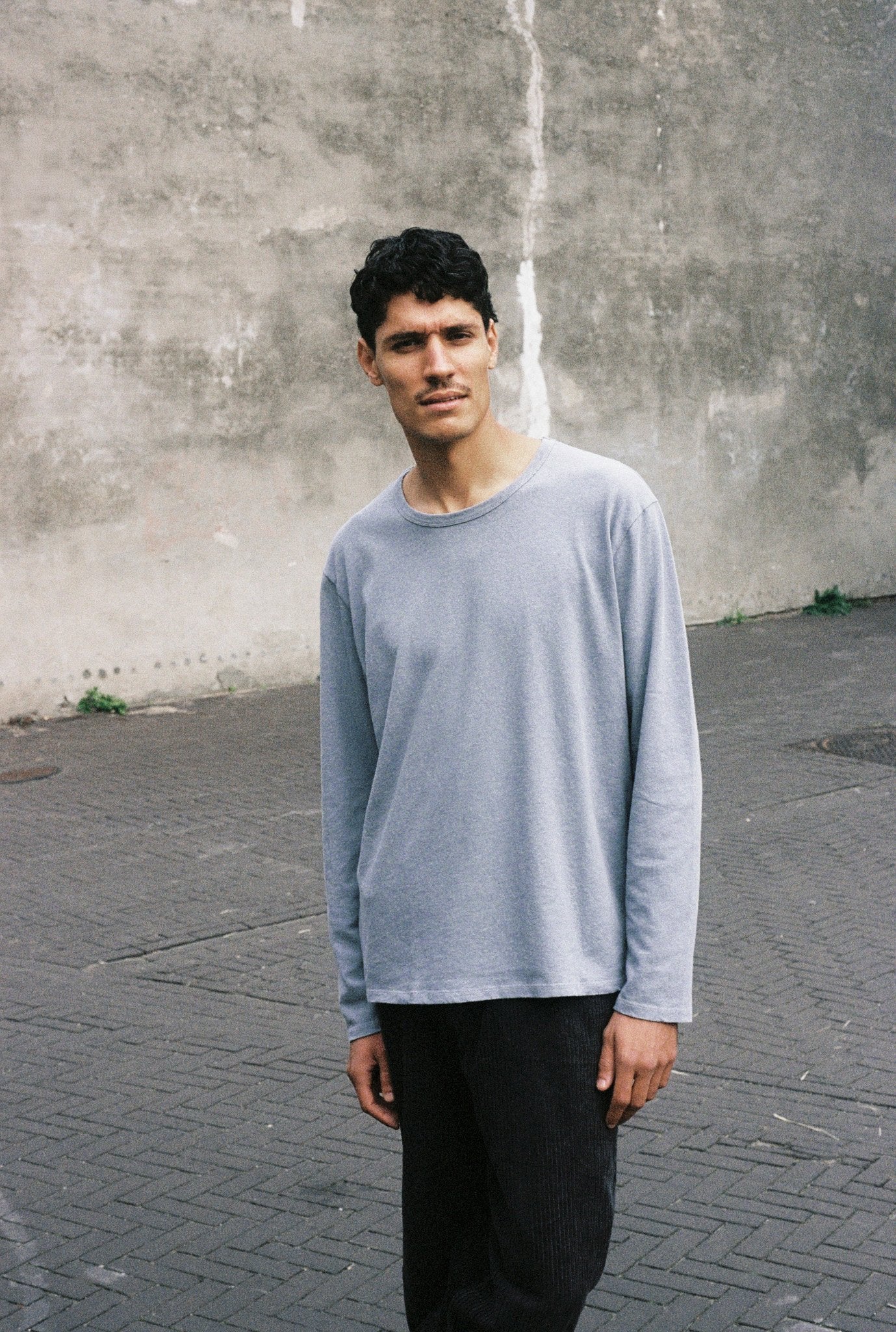 fig. 6 : The Long Sleeve T-shirt | THE BEIGE STORE