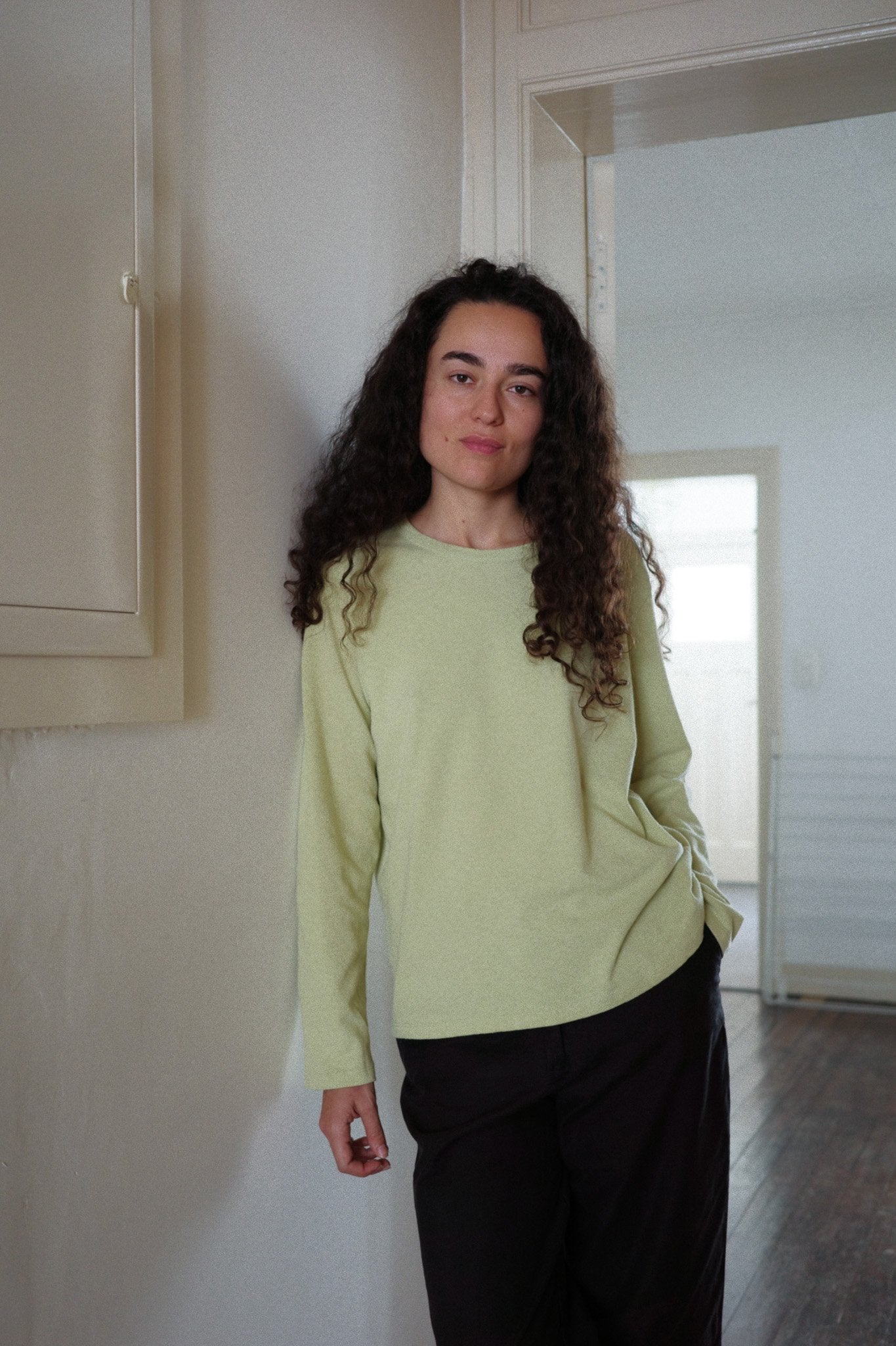 fig. 6 : The Long Sleeve T-shirt | THE BEIGE STORE